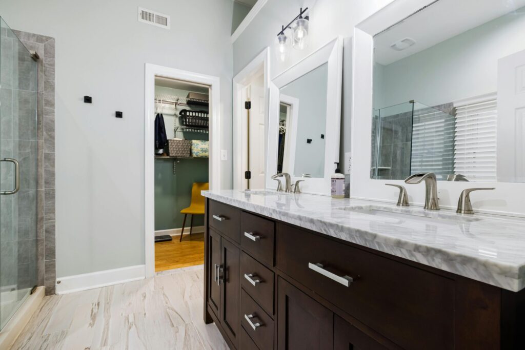 Freshly remodeled bathroom in San Diego by Freedom Flooring & Interiors
